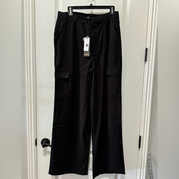 Truth woman’s size 12 Black dress pants - Picture 1 of 6